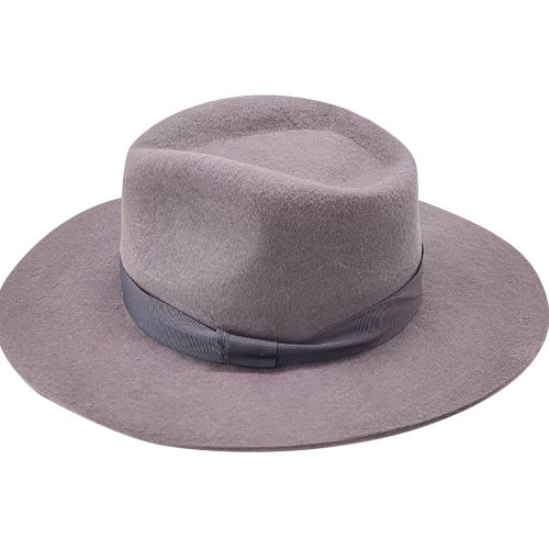Light Gray Hat - 𝗣𝗮𝗷𝗮 𝗧𝗼𝗾𝘂𝗶l𝗹𝗮